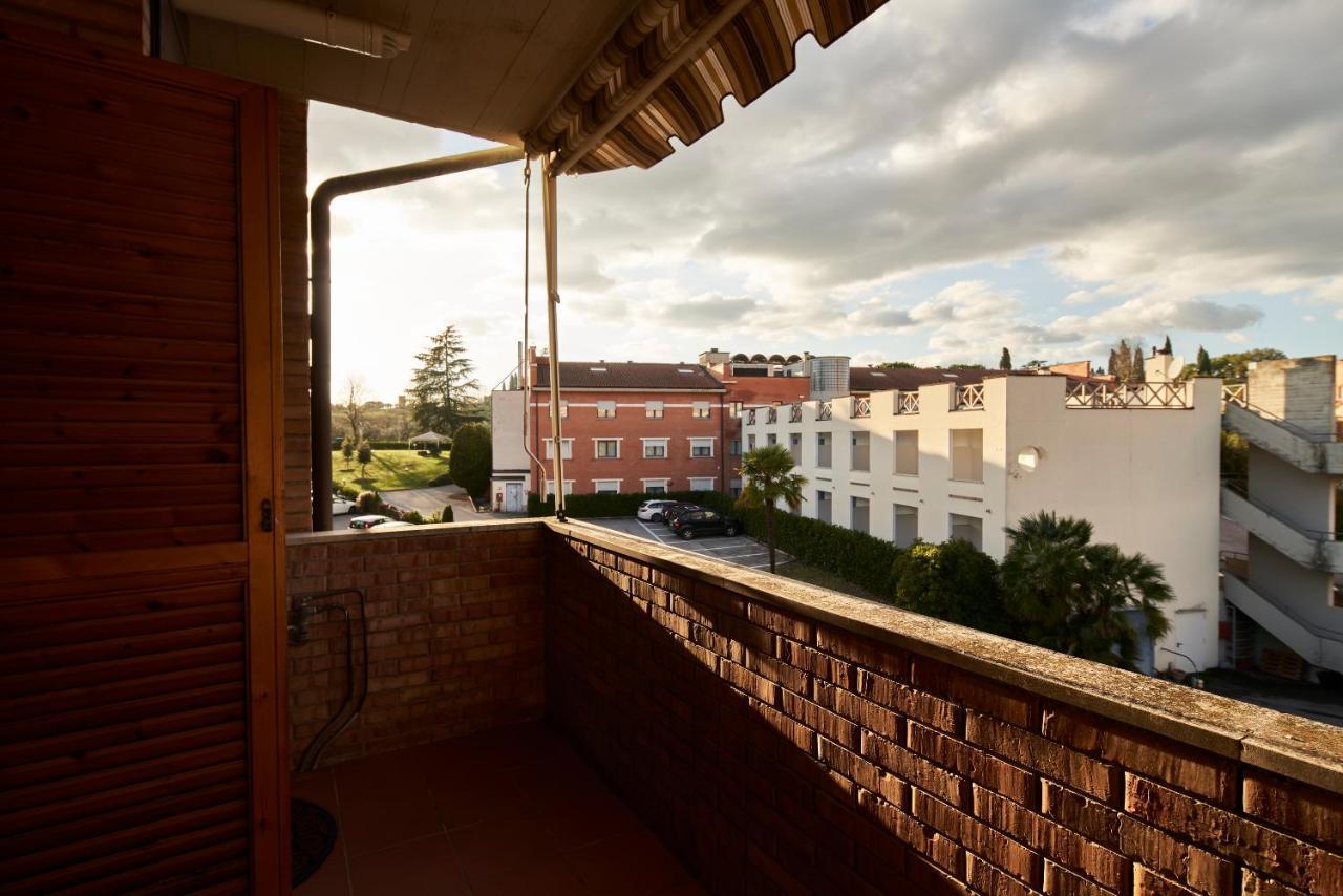 شقة Little Brick House On Siena Hills With Balconies المظهر الخارجي الصورة